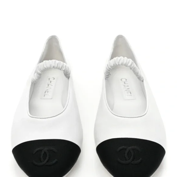 Chanel White and Black Ballet Flats - Picture 2 of 10
